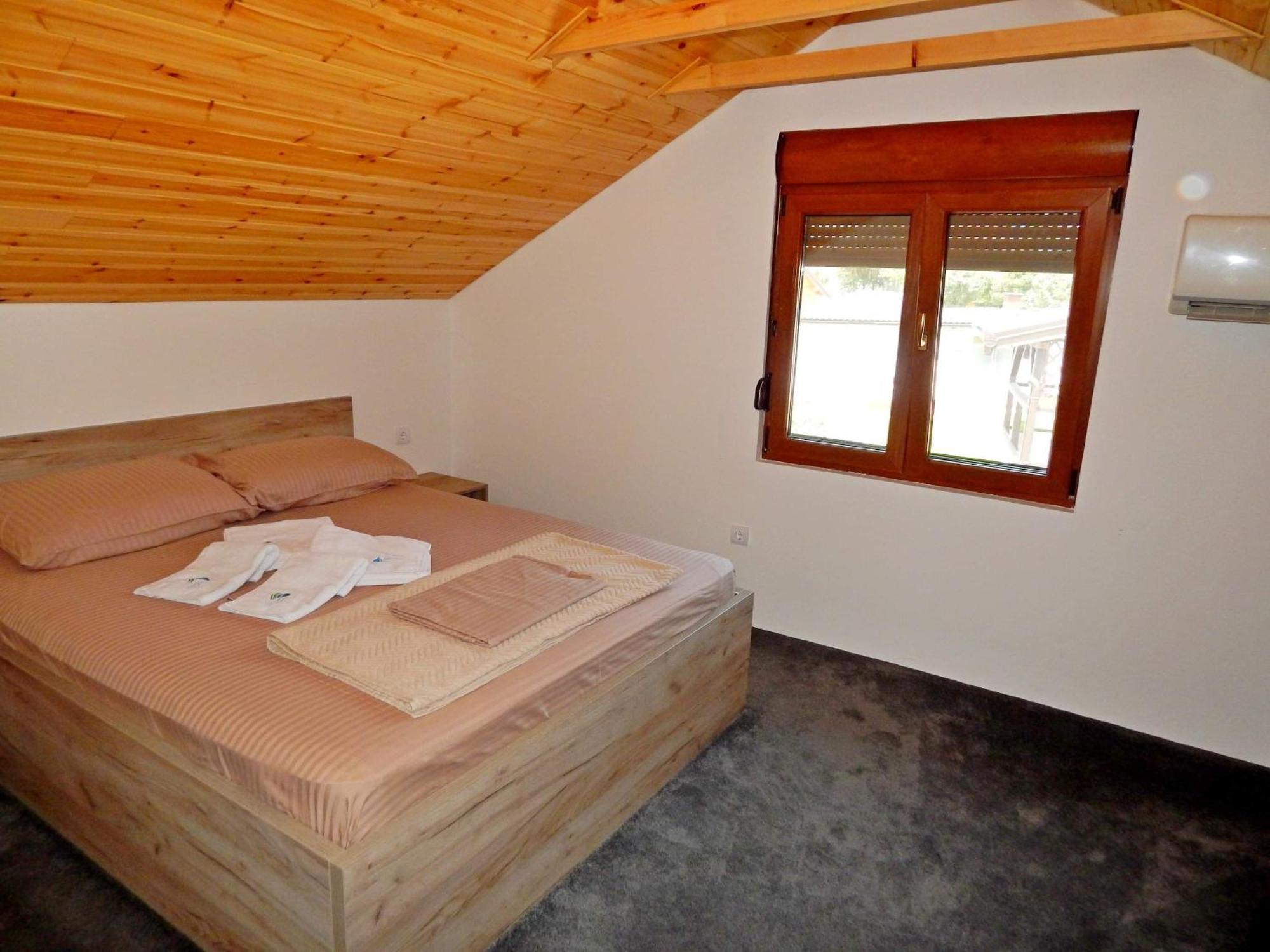 Aqualux apartments Vrdnik Extérieur photo